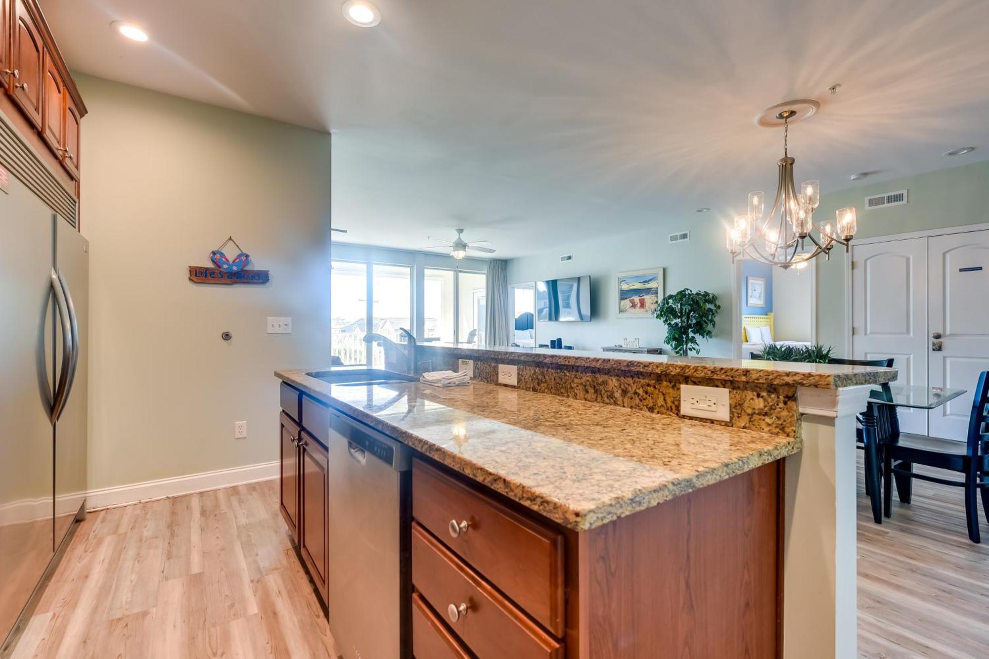 Roomy North Myrtle Beach Condo, Walk To Beach 외부 사진